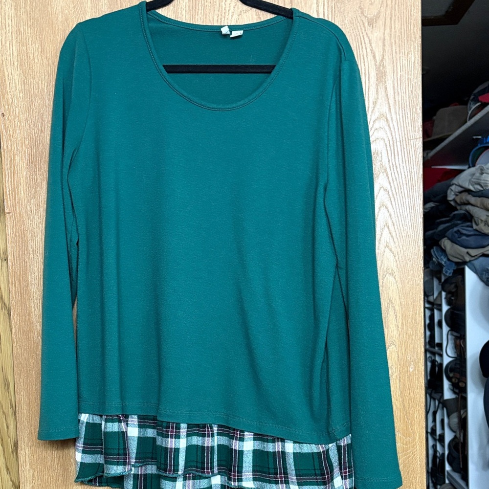 Green Long Sleeve Top with Plaid Hem